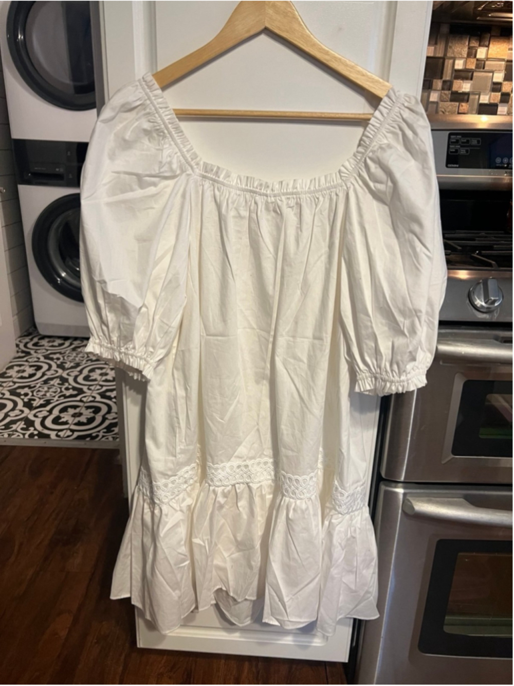NWT H&M WHITE POPLIN DRESS WITH PUFF SLEEVES - Picture 8 of 11